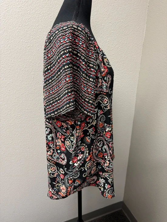 Est. 1946 Paisley Floral Blouse Black Red Keyhole Neck Boho Chic Lightweight Top - Picture 6 of 11